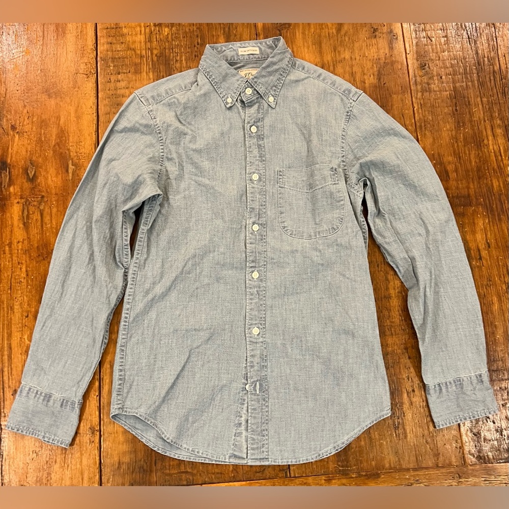 Men’s J Crew size XS. Blue button down. Stretchy. Excellent.
